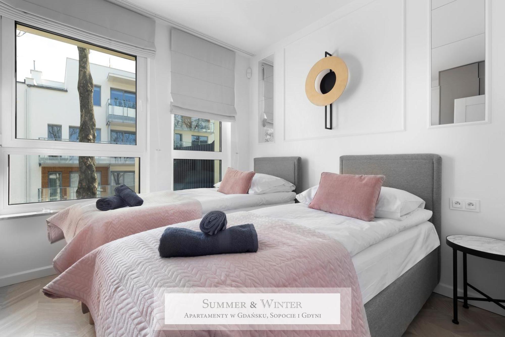 4 Stars, New Luxury Butterfly & Bike Apartments, Gdynia Orlowo, 15 Wyposazonych Mieszkan, Z Sypialnia, Winda I Platnym Parkingiem, Wysoki Standard Summerwinter, Blisko Molo Orlowo, Drog Rowerowych, Stadniny I Golf Park Exterior photo